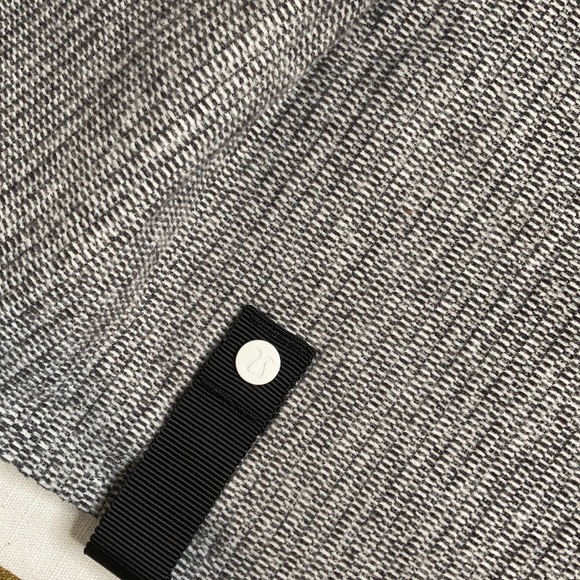 SOLD Lululemon Vinyasa Scarf - Picture 4 of 5